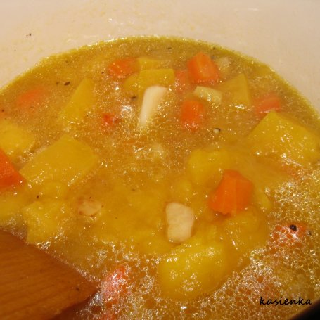 Krok 3 - Rozgrzewająca zupa krem z dyni foto