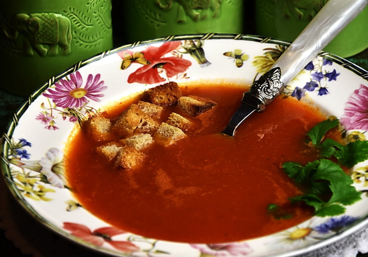 Rozgrzewająca zupa pomidorowa foto