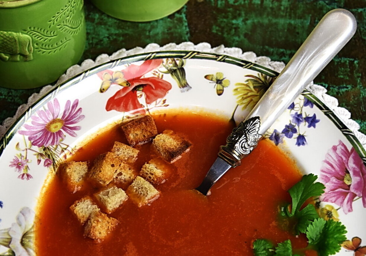 Rozgrzewająca zupa pomidorowa foto