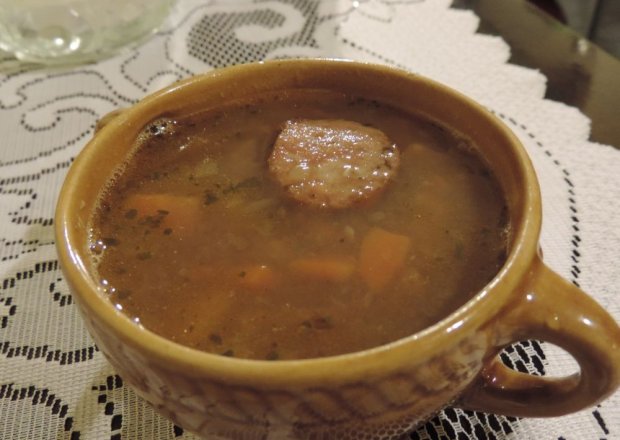 Fotografia przedstawiająca Rozgrzewająca zupa z brązowej soczewicy