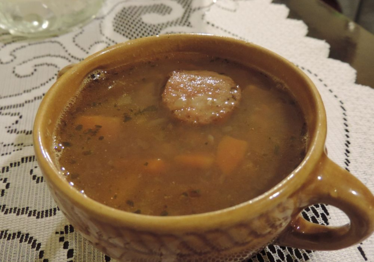 Rozgrzewająca zupa z brązowej soczewicy foto