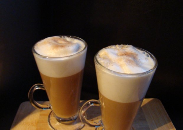 Fotografia przedstawiająca Rozgrzewające caffe latte