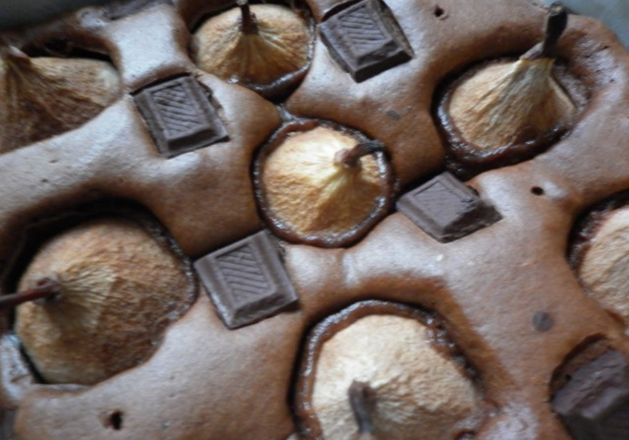 Rozgrzewające ciasto z gruszkami i gorzką czekoladą foto
