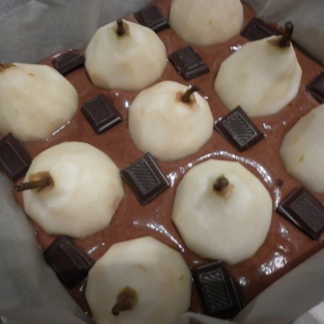 Krok 9 - Rozgrzewające ciasto z gruszkami i gorzką czekoladą foto