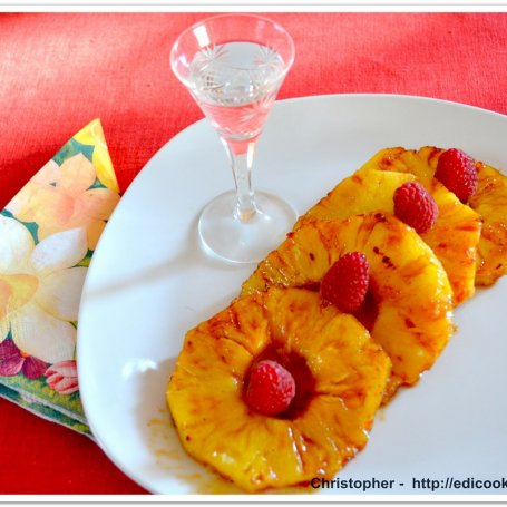 Krok 5 - Rozgrzewający ananas. foto