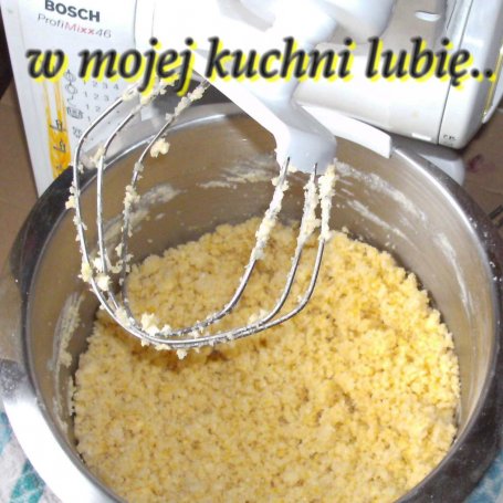 Krok 1 - Rozkosznie pyszny sernik z truskawkami pieczony na kruchym spodzie... foto