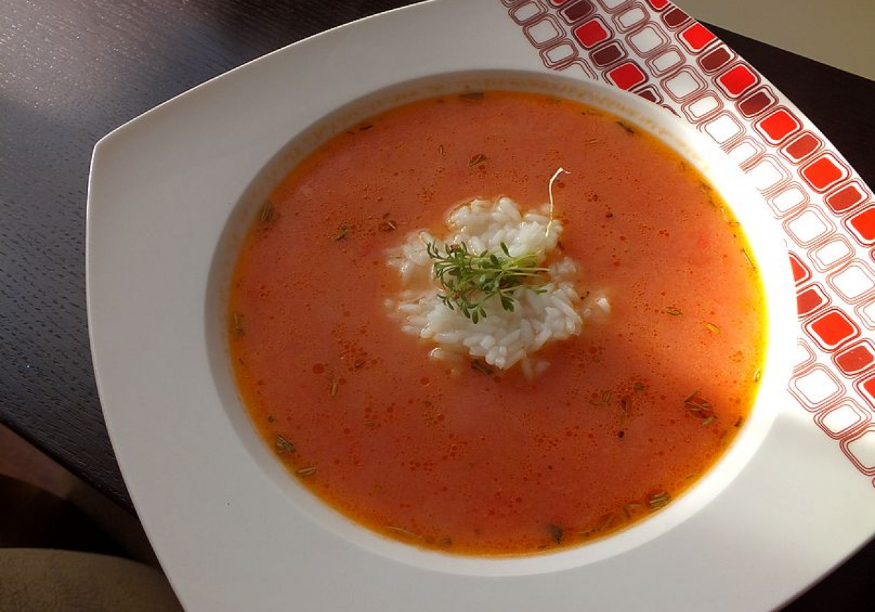 Rozmarynowa zupa z pomidorów foto