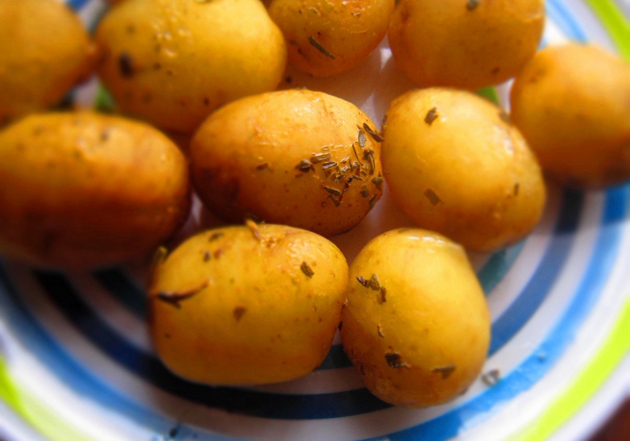 Rozmarynowo- cytrynowe ziemniaki w papilotach foto