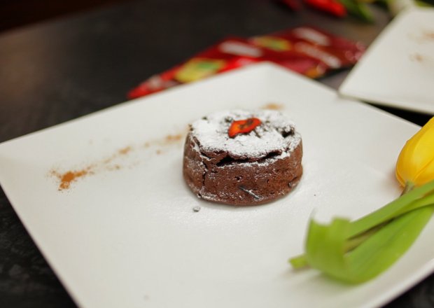 Fotografia przedstawiająca Różne smakołyki: Doradca Smaku, odc. 5: Fondant czekoladowy z ostrą papryką