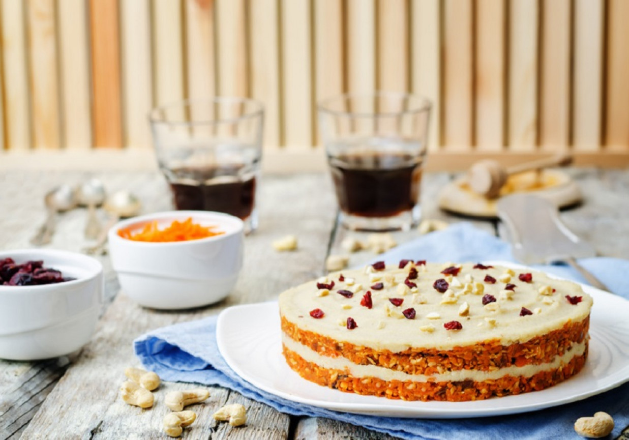 Różne smakołyki: Miodowe ciasto marchewkowe foto