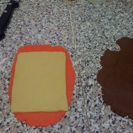 Krok 7 - Różnokolorowe kruche ciasteczka foto