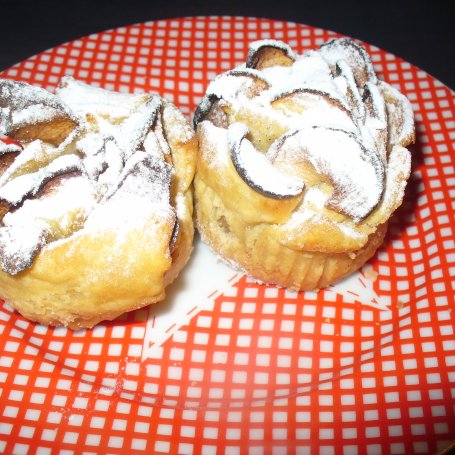 Krok 6 - Różyczki z ciasta francuskiego z jabłkiem foto