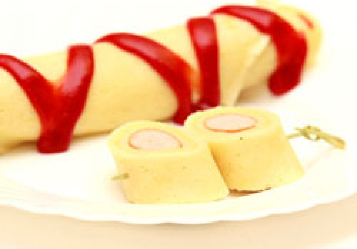 Ruloniki z parówką, serem i ketchupem foto