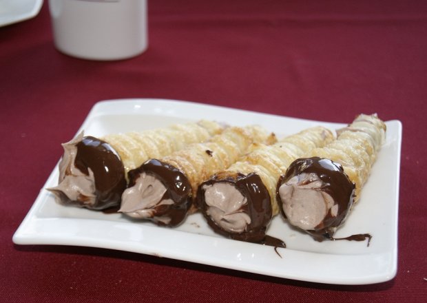 Fotografia przedstawiająca Rurki z kremem czekoladowym