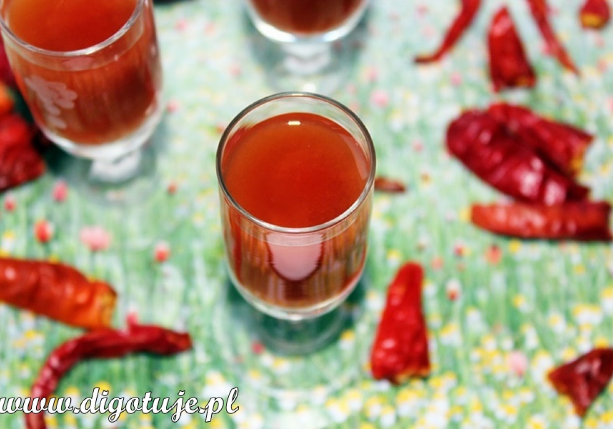 Russian Bloody Mary/Rosyjska Krwawa Marysia - shot z sokiem pomidorowym foto