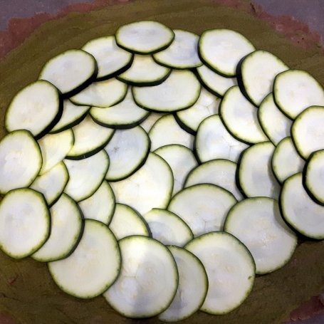 Krok 2 - RUSTYKALNA TARTA Z CUKINIĄ foto