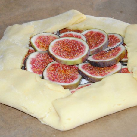 Krok 3 - Rustykalna tarta z figami foto