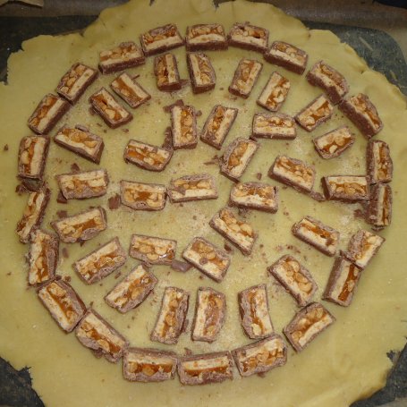 Krok 3 - Rustykalna tarta z gruszkami, chrupiącymi orzeszkami i czekoladą foto