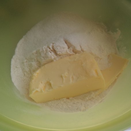 Krok 1 - Rustykalna tarta z malinami :) foto