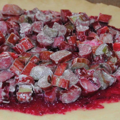 Krok 5 - Rustykalna tarta z rabarbarem i różą foto