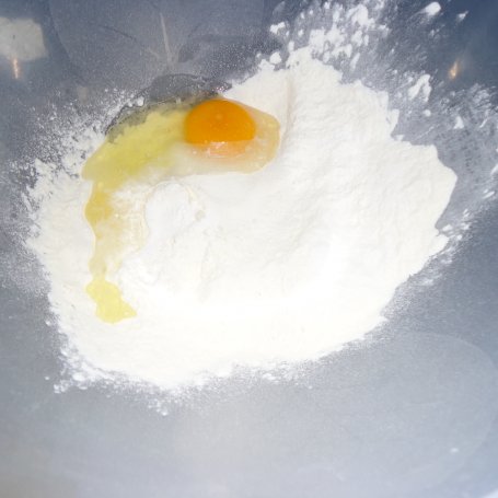 Krok 2 - Rustykalna tarta ze śliwkami, cynamonem i nutą imbiru foto