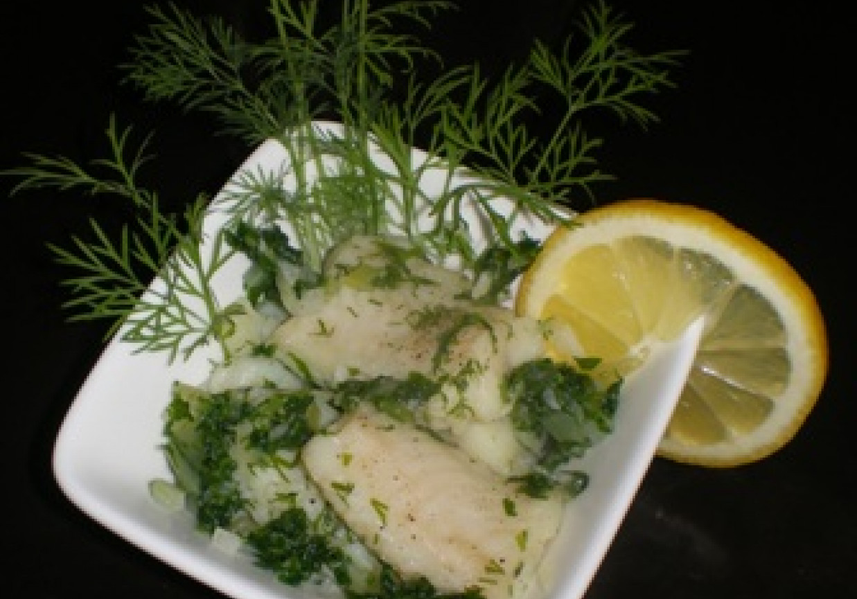 Ryba gotowana na zielono foto