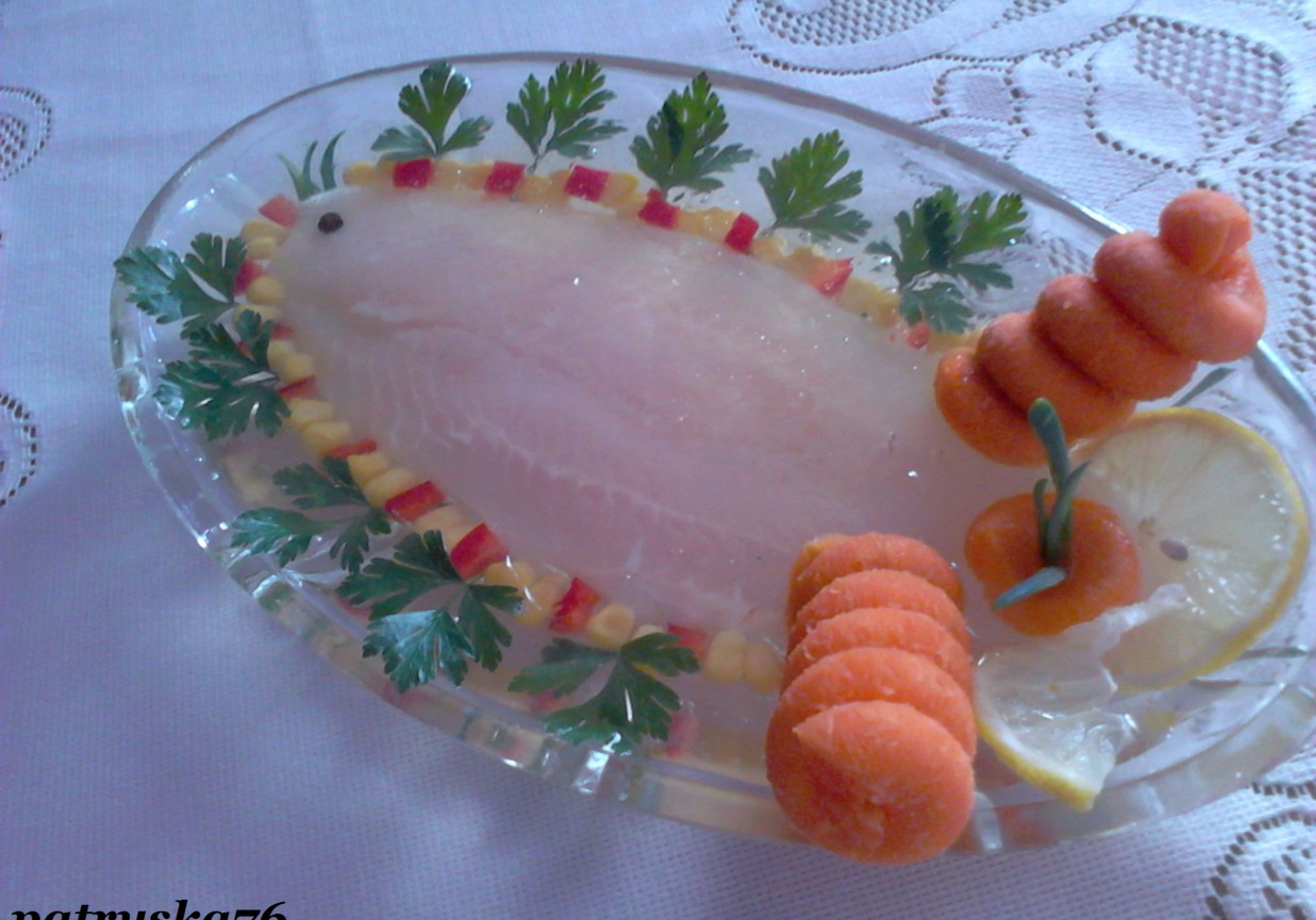 Ryba gotowana w galarecie. foto