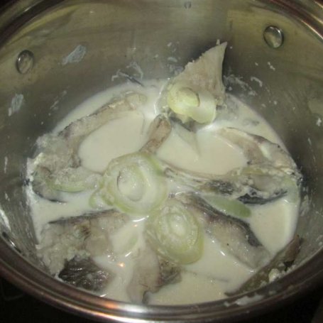 Krok 2 - Ryba gotowana w mleku (kuchnia Litewska) foto