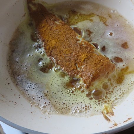 Krok 4 - ryba w panierce z curry foto