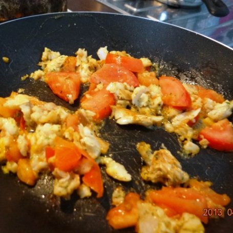 Krok 1 - Ryba w sałacie smażona w pomidorach foto