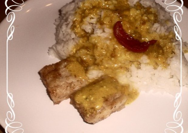 Fotografia przedstawiająca Ryba w sosie curry