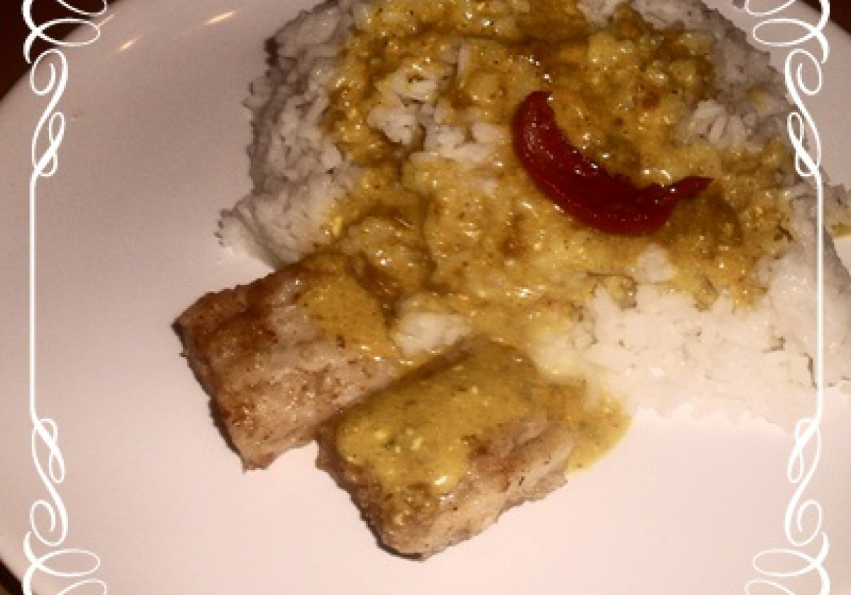 Ryba w sosie curry foto