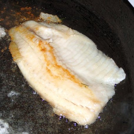Krok 3 - Ryba w sosie ogórkowym foto