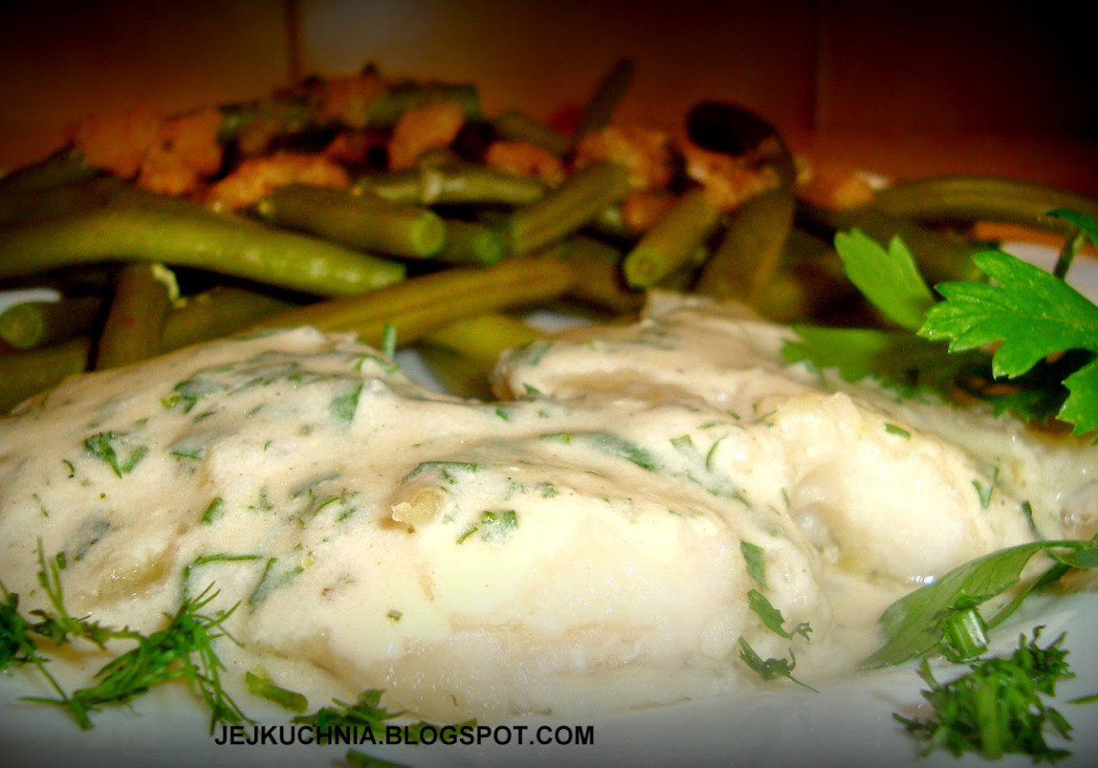 RYBA Z SOSEM JOGURTOWO-KOPERKOWYM foto