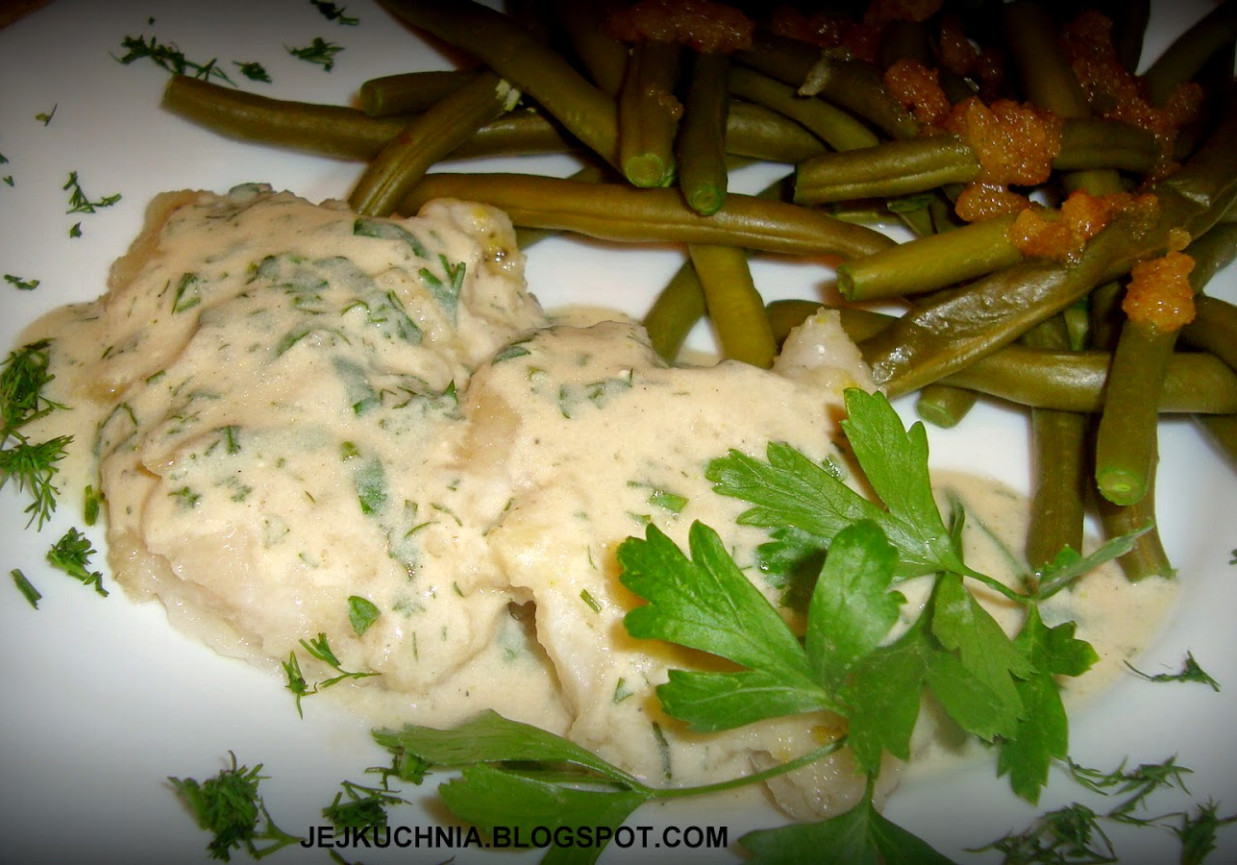 RYBA Z SOSEM JOGURTOWO-KOPERKOWYM foto