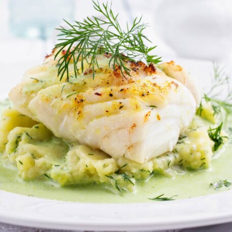 Ryba zapiekana w sosie śmietanowo-koperkowym foto