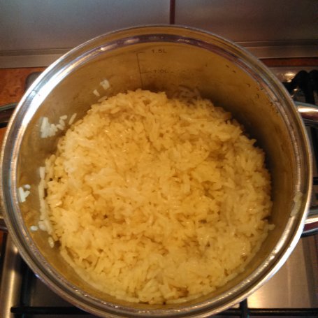Krok 2 - Rybka z ryżem w sosie foto