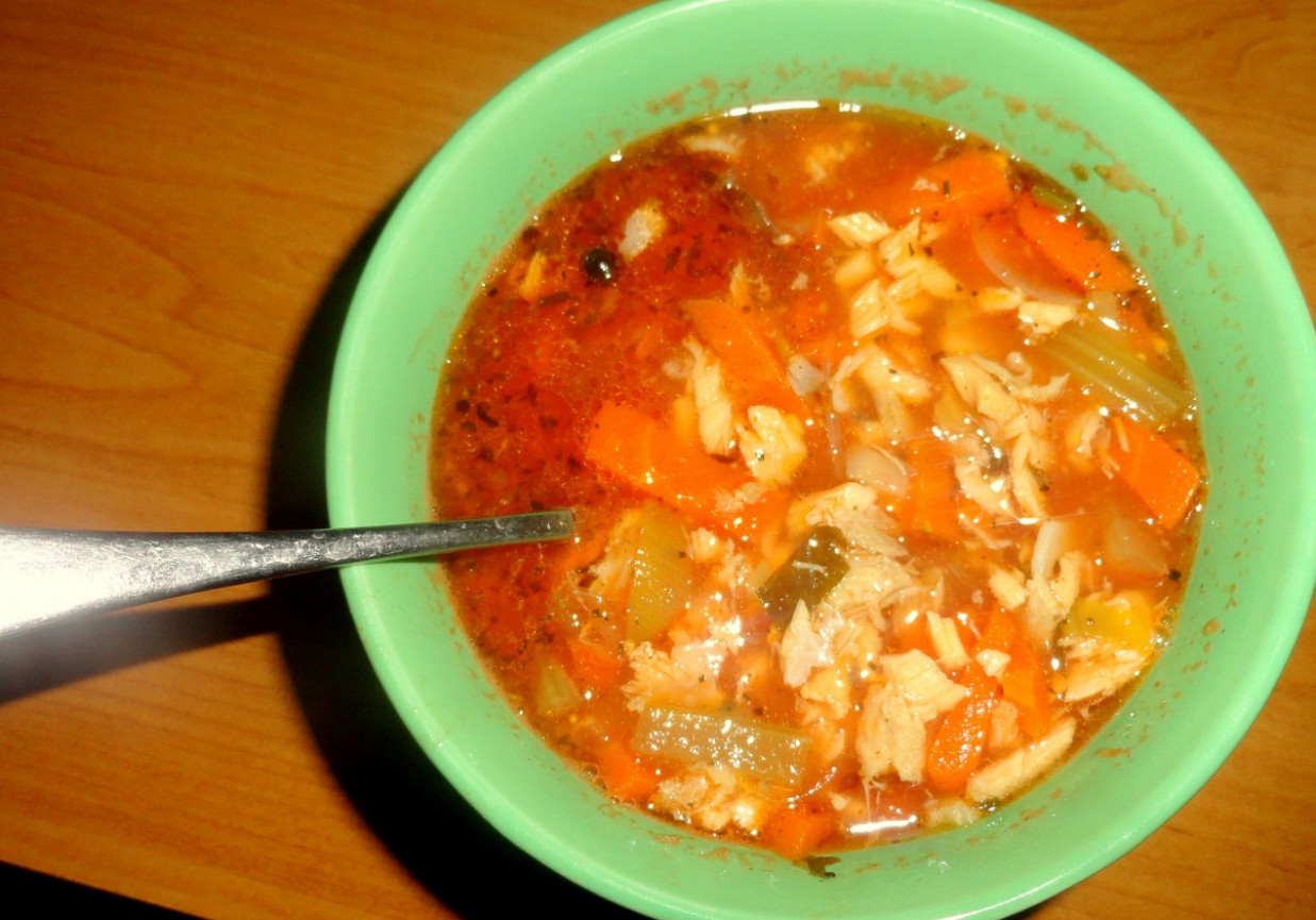 Rybna zupa pomidorowa foto