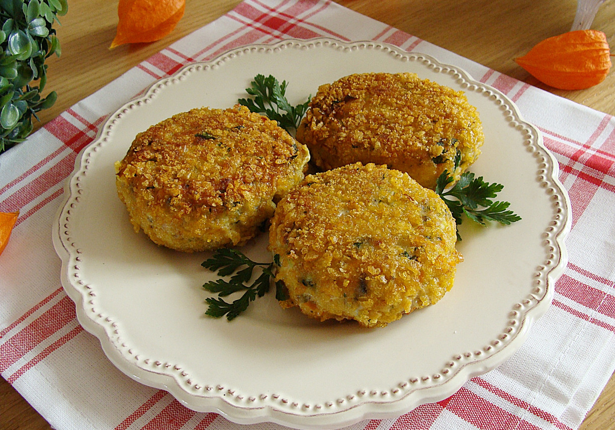 Rybne kotleciki z warzywami panierowane w płatkach kukurydzianych
