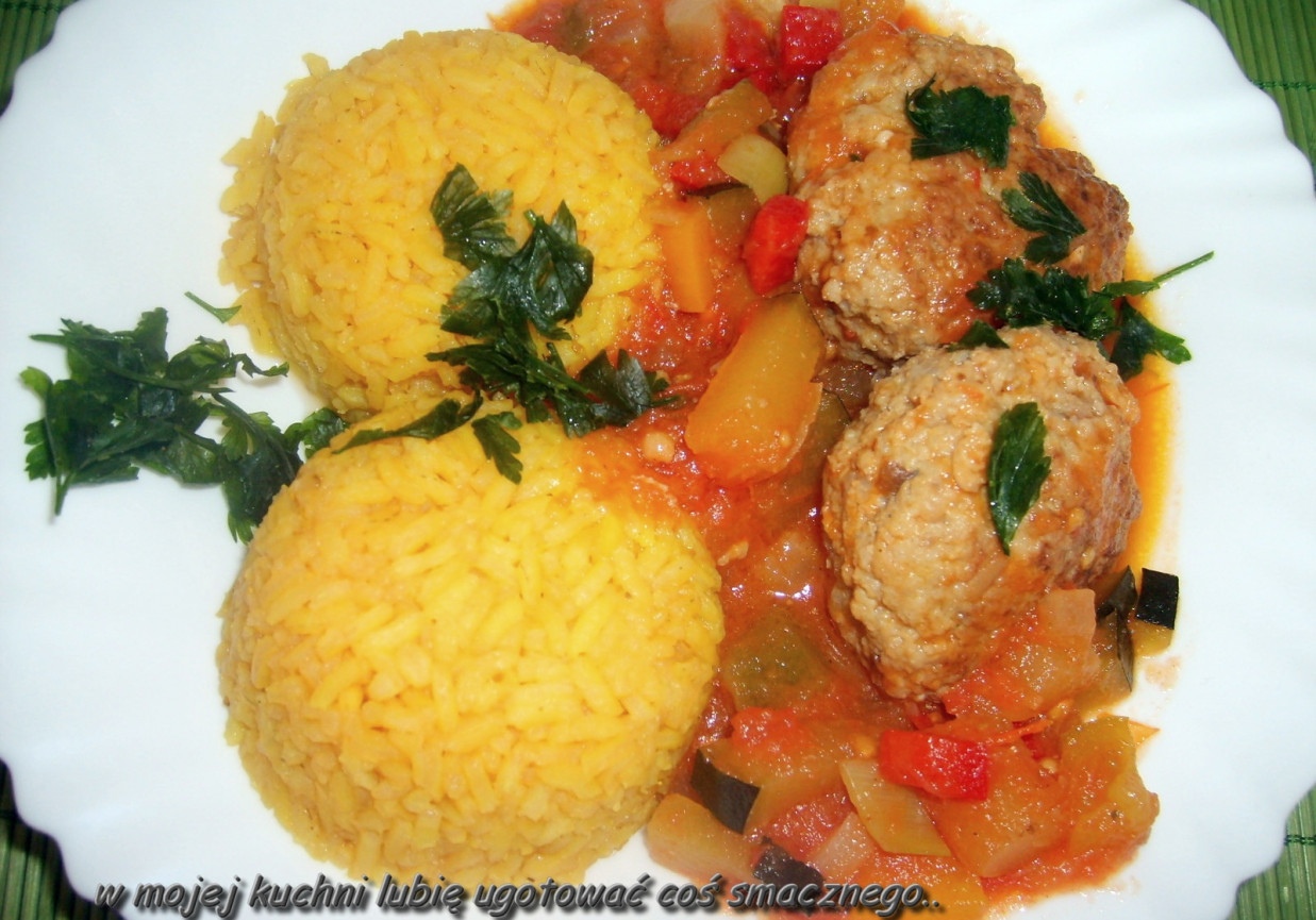 ryż curry z mielonym w sosie warzywnym... foto