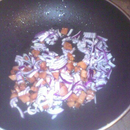 Krok 2 - ryż curry z sosem pomidorowym foto