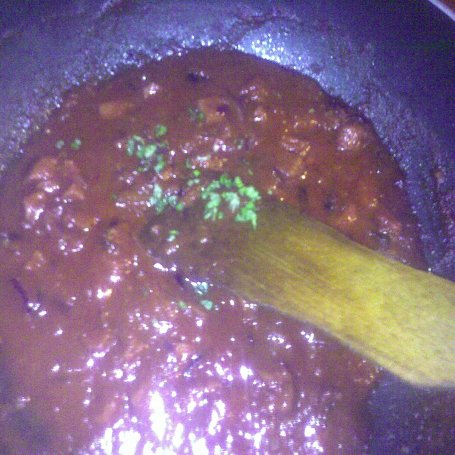 Krok 3 - ryż curry z sosem pomidorowym foto
