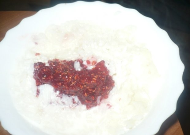 Fotografia przedstawiająca Ryż gotowany z dzemem