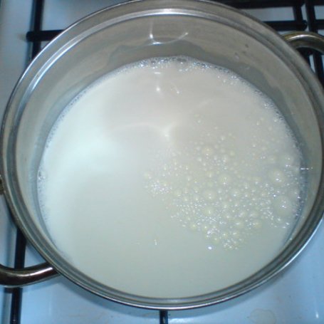 Krok 1 - Ryż na mleku z sosem wiśniowym foto