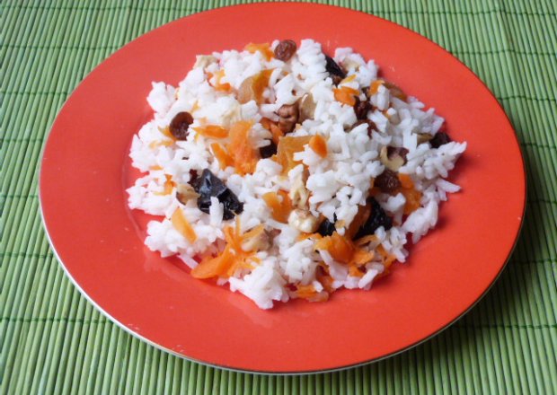 Fotografia przedstawiająca Ryż na słodko z orzechami