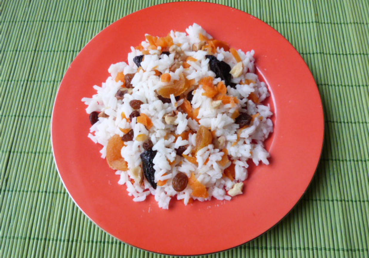 Ryż na słodko z orzechami foto