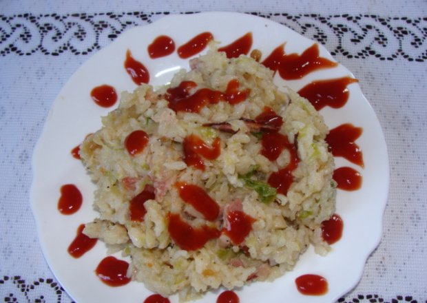 Fotografia przedstawiająca ryż o smaku gołąbków