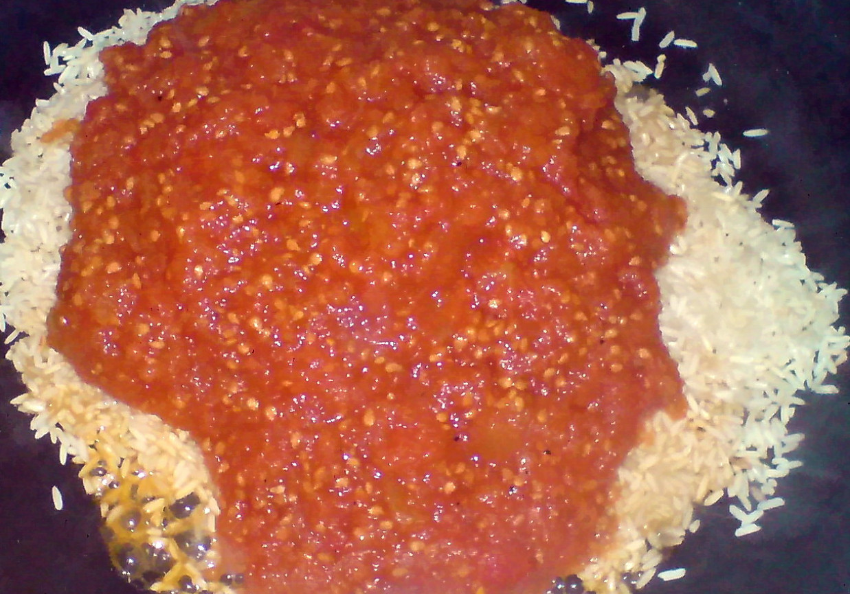 ryż pomidorowy z boczkiem i warzywami foto