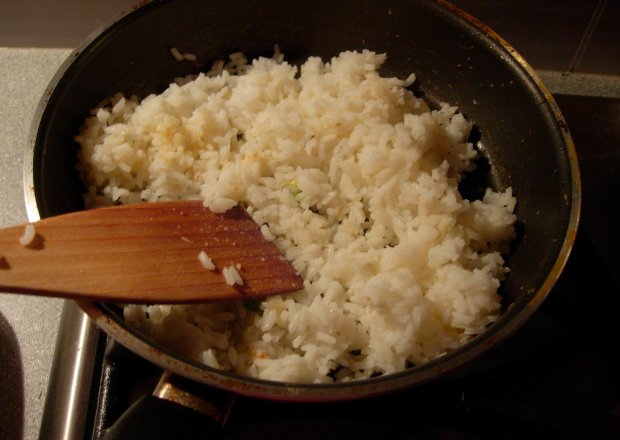 Fotografia przedstawiająca Ryż smażony z curry