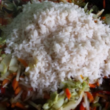 Krok 3 - Ryż smażony z warzywami  foto